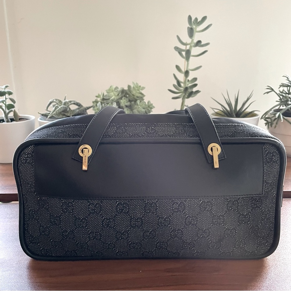 HOST PICK⭐️Authentic Gucci Shoulder Bag 🖤 New as 💖 - Picture 1 of 14